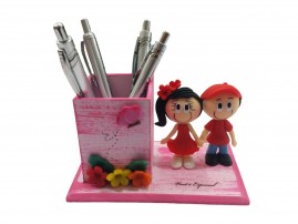 Porta Caneta Casal Boneca Em Bisqui Pintada Rosa Mdf