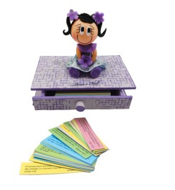 Caixa De Promessa Com Boneca Pintada Lil�s Mdf